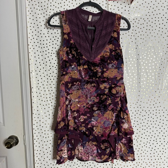 Free People Dresses & Skirts - Free People Floral Purple Sleeveless Dress